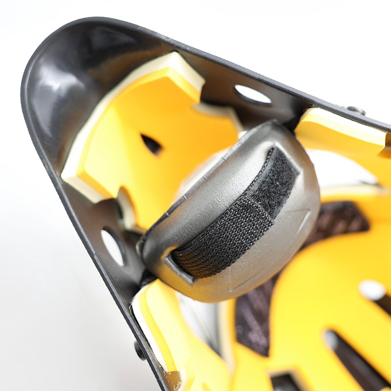 خوذة حارس المرمى الواقية من الفولاذ الأبيض لهوكي الجليد