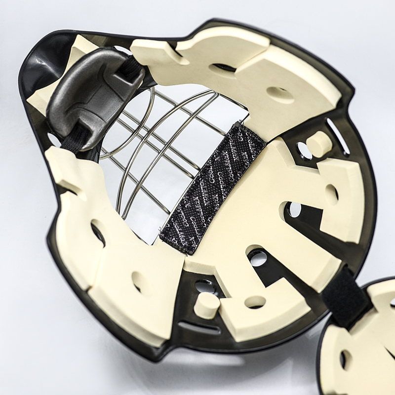 خوذة حارس المرمى الواقية من الفولاذ الأبيض لهوكي الجليد